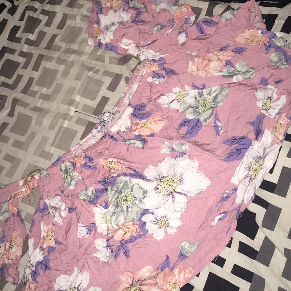 Cute floral cropped top 😍